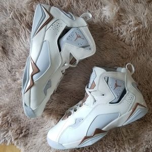 jordan true flight white and gold